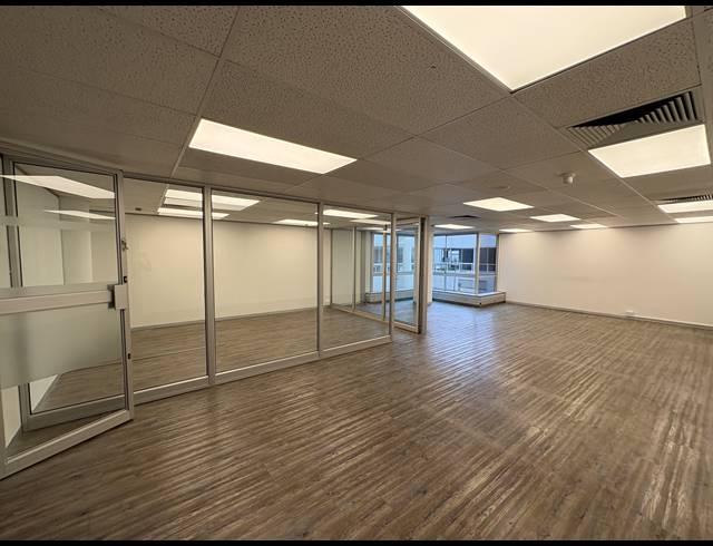95M² OFFICE TO LET IN CLAREMONT